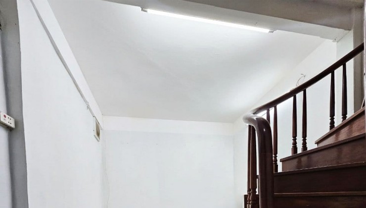 CHO THUÊ NHÀ PHỐ BÀ TRIỆU  3 TẦNG, 28M2, 2 NGỦ, GIÁ 7 TRIỆU/THÁNG - GĐ, NHÓM NHỎ ÍT NGƯỜI - 0775116683